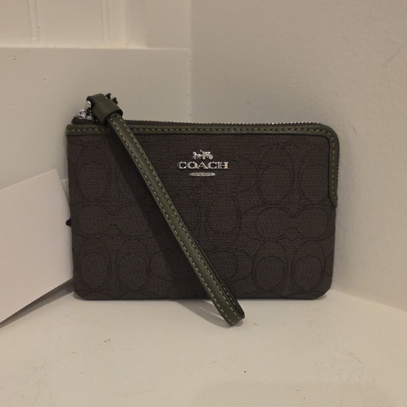 #34. Coach Dark Green Wristlet with Logo - Picture 1 of 6